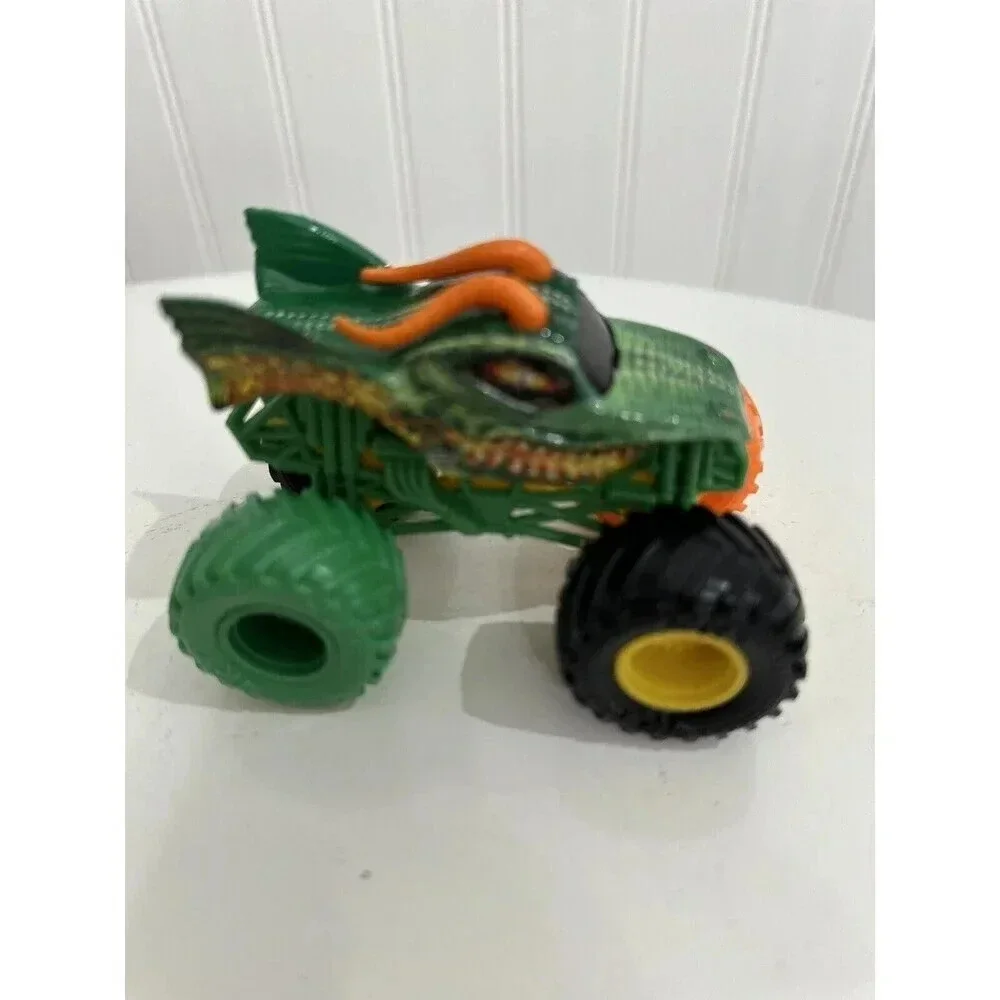 Monster Jam Dragon 1/64 Die Cast Series 30 Black Green Orange‎ Wheels